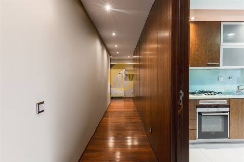 Apartamento T3 de Alta Qualidade com Suite e Estacionamento – Cedofeita, Porto