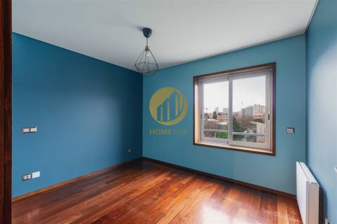 Apartamento T3 de Alta Qualidade com Suite e Estacionamento – Cedofeita, Porto