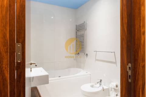 Apartamento T3 de Alta Qualidade com Suite e Estacionamento – Cedofeita, Porto