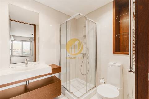 Apartamento T3 de Alta Qualidade com Suite e Estacionamento – Cedofeita, Porto