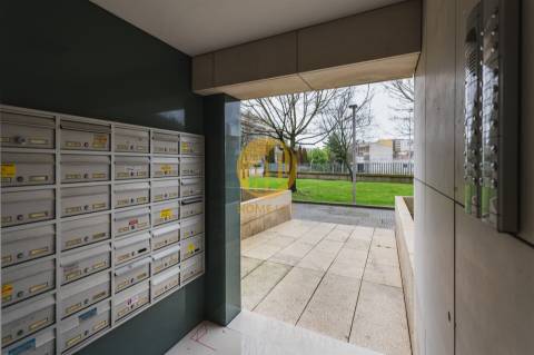 Apartamento T3 de Alta Qualidade com Suite e Estacionamento – Cedofeita, Porto