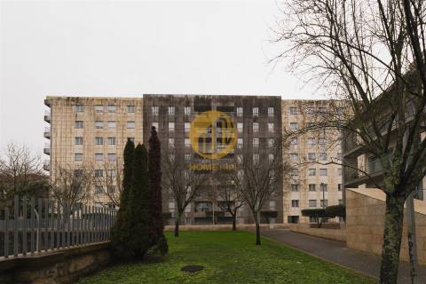 Apartamento T3 de Alta Qualidade com Suite e Estacionamento – Cedofeita, Porto