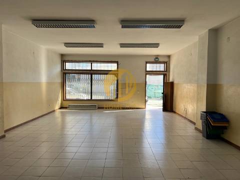 Loja  Venda em Águas Santas,Maia