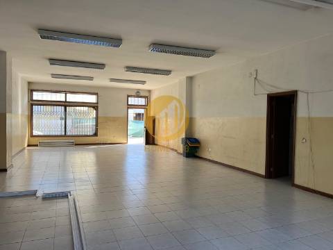 Loja  Venda em Águas Santas,Maia