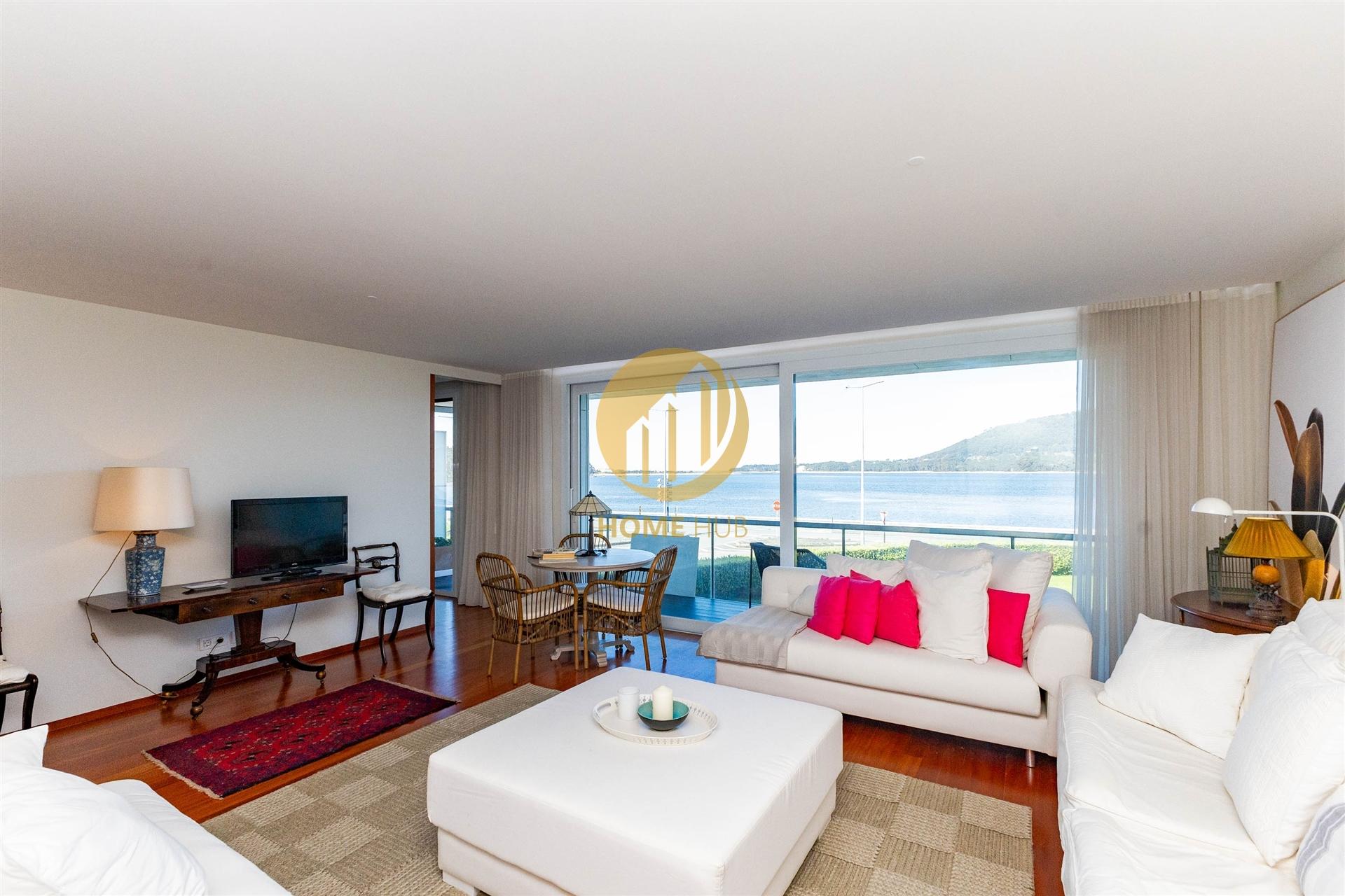 Apartamento T2 de Luxo Frente-Rio com Piscina Interior | Caminha