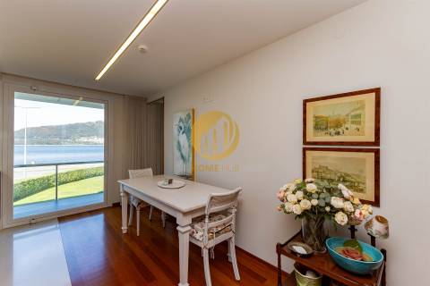 Apartamento T2 de Luxo Frente-Rio com Piscina Interior | Caminha