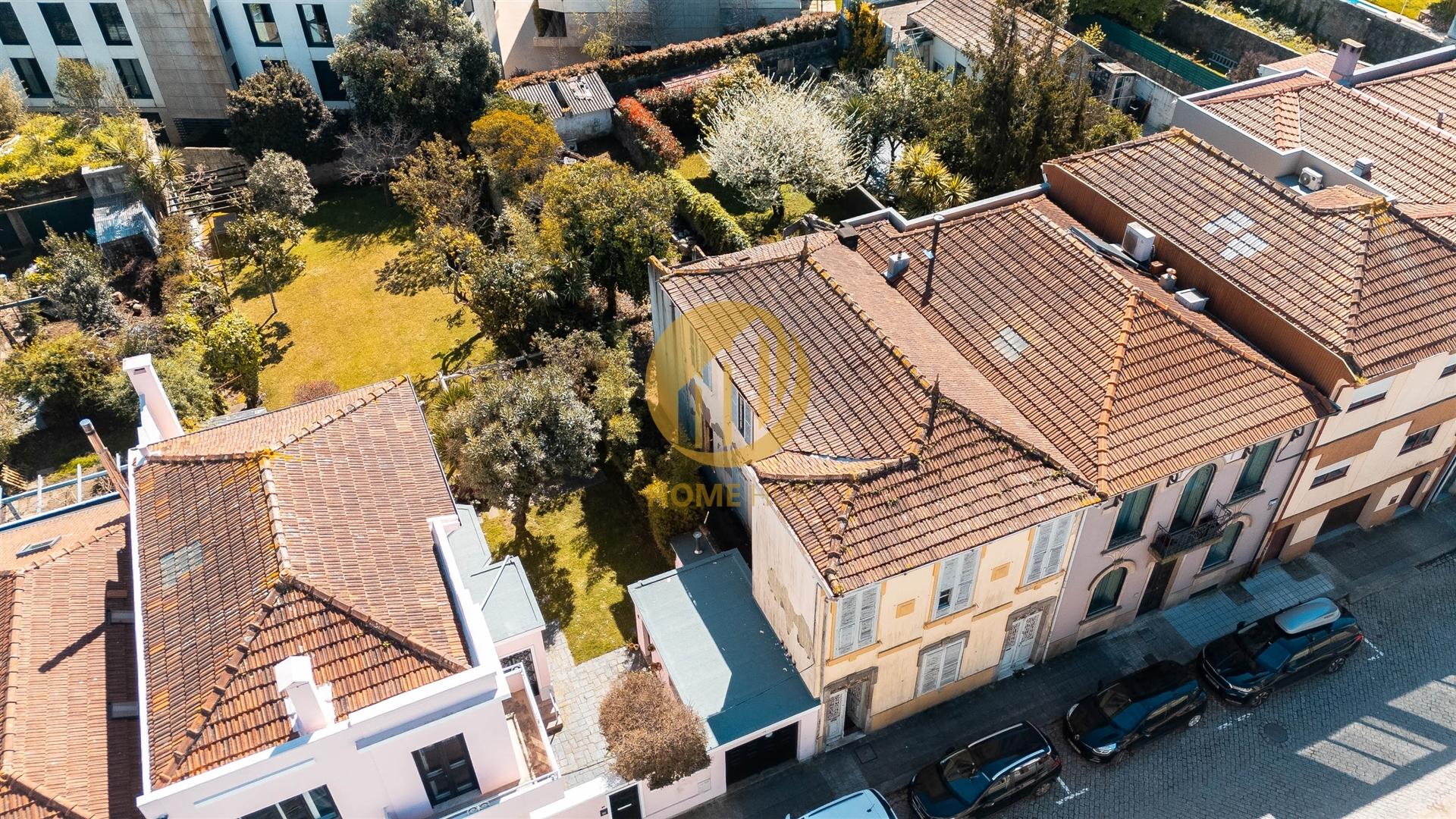 OPORTUNIDADE ÚNICA EM RAMALDE | MORADIA PARA REABILITAR | 286m² TERRENO | PORTO