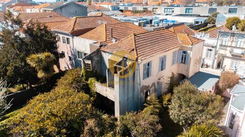 OPORTUNIDADE ÚNICA EM RAMALDE | MORADIA PARA REABILITAR | 286m² TERRENO | PORTO