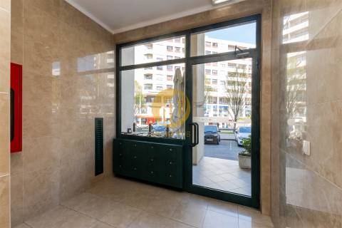 OPORTUNIDADE ÚNICA - IMÓVEL PRONTO A HABITAR NUMA DAS ZONAS MAIS VALORIZADAS DE PAREDES!