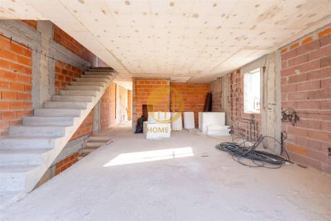 Moradia T3 Geminada com Jardim e Garagem | Alfena, Porto