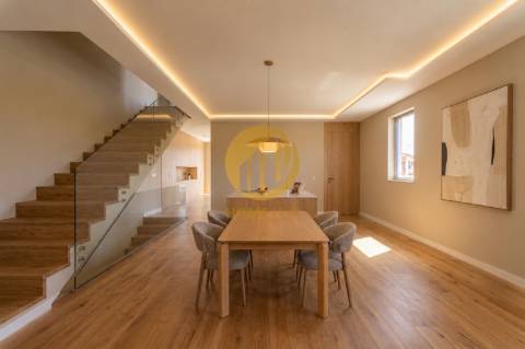 Moradia T3 Geminada com Jardim e Garagem | Alfena, Porto