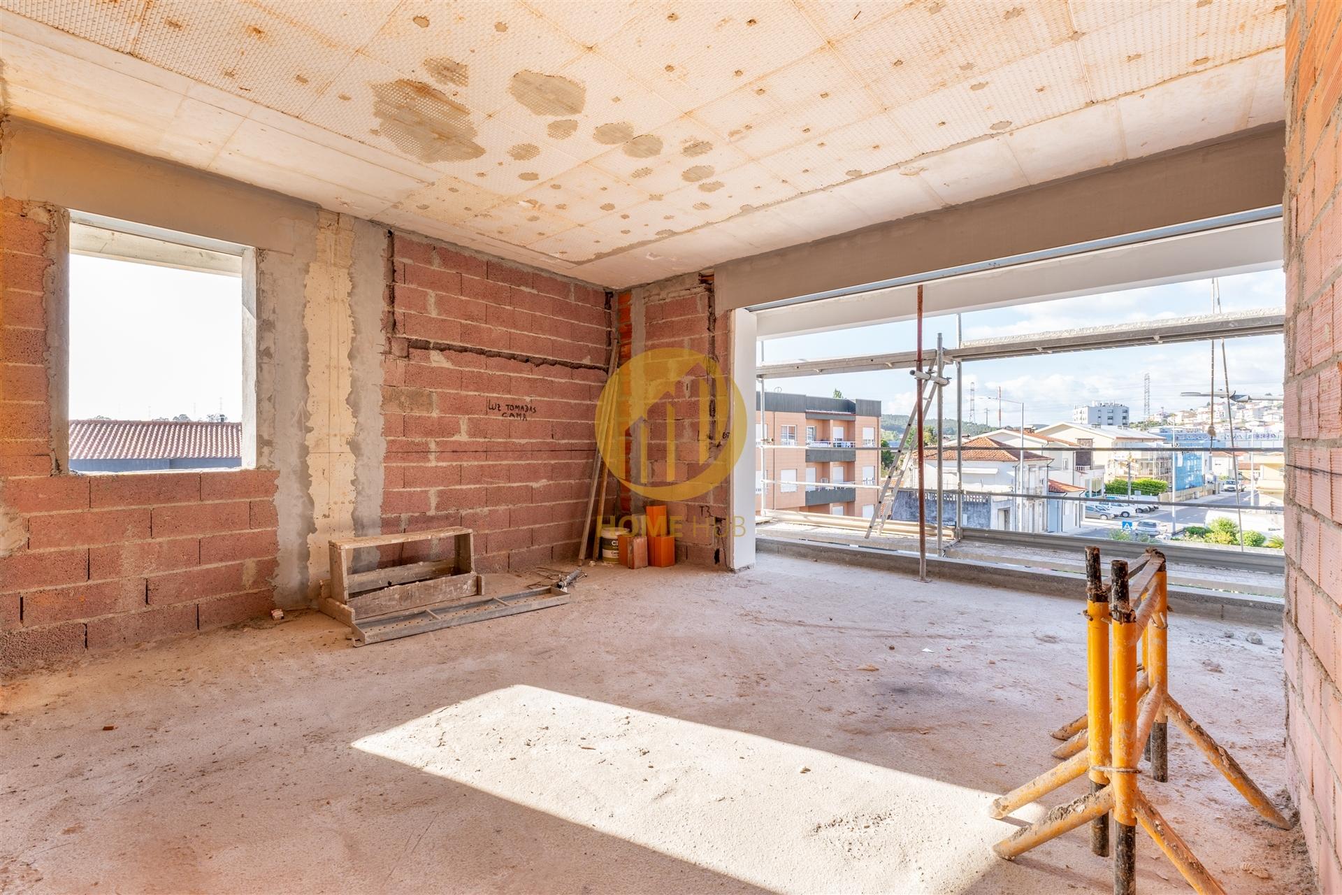 Moradia T3 Geminada com Jardim e Garagem | Alfena, Porto