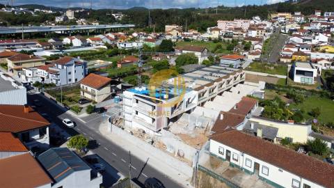 Moradia T3 Geminada com Jardim e Garagem | Alfena, Porto