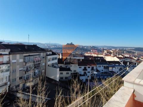 Apartamento T3 em Leiria com vista para o castelo