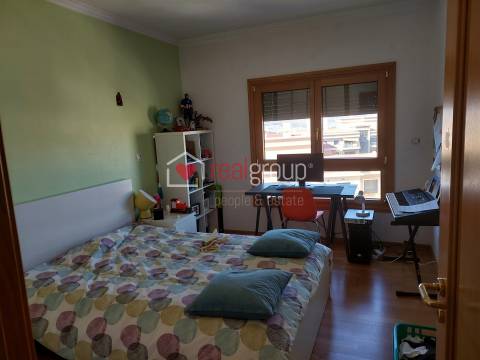 Apartamento T3 Arrendamento em Santo António dos Cavaleiros e Frielas,Loures