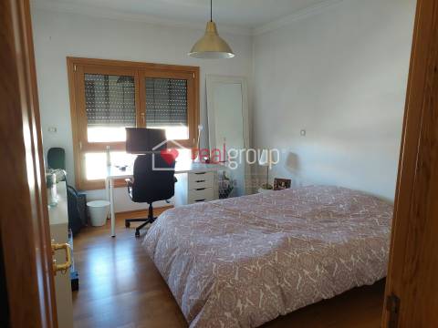 Apartamento T3 Arrendamento em Santo António dos Cavaleiros e Frielas,Loures