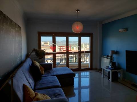 Apartamento T3 Arrendamento em Santo António dos Cavaleiros e Frielas,Loures