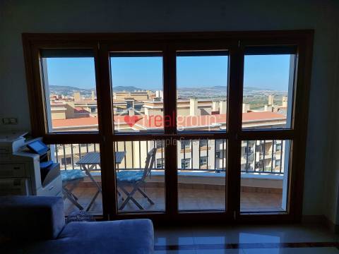 Apartamento T3 Arrendamento em Santo António dos Cavaleiros e Frielas,Loures