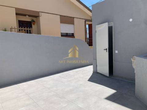 Andar Moradia T2 Venda em Gondomar (São Cosme), Valbom e Jovim,Gondomar