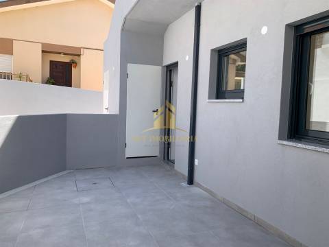 Andar Moradia T2 Venda em Gondomar (São Cosme), Valbom e Jovim,Gondomar