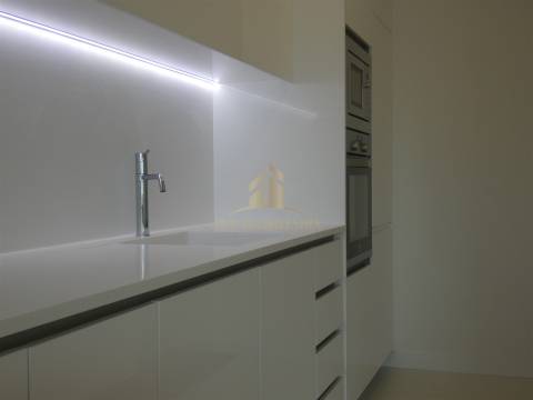 Apartamento T3 Venda em Cedofeita, Santo Ildefonso, Sé, Miragaia, São Nicolau e Vitória,Porto