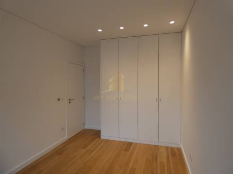 Apartamento T3 Venda em Cedofeita, Santo Ildefonso, Sé, Miragaia, São Nicolau e Vitória,Porto