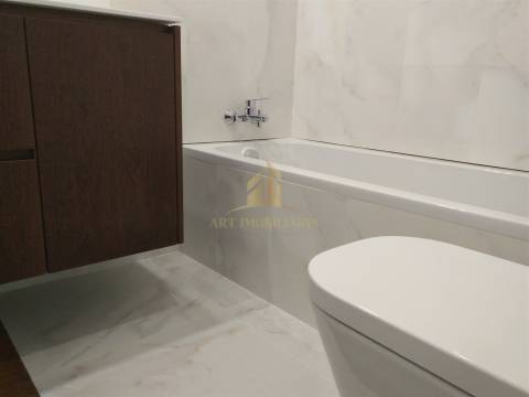 Apartamento T4 Venda em Cedofeita, Santo Ildefonso, Sé, Miragaia, São Nicolau e Vitória,Porto