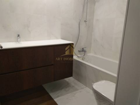 Apartamento T4 Venda em Cedofeita, Santo Ildefonso, Sé, Miragaia, São Nicolau e Vitória,Porto