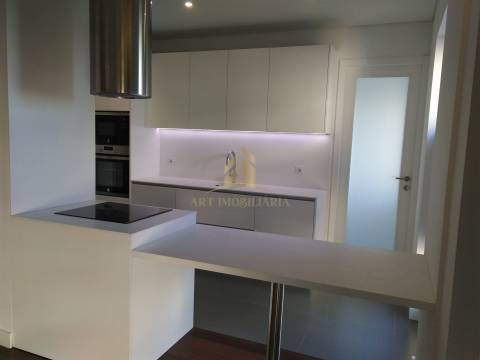 Apartamento T4 Venda em Cedofeita, Santo Ildefonso, Sé, Miragaia, São Nicolau e Vitória,Porto