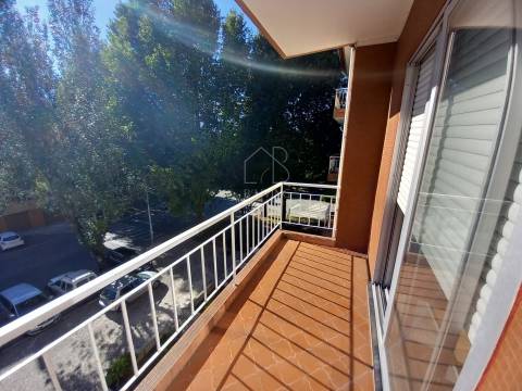 Apartamento T3 mobilado e remodelado para arrendar em Braga