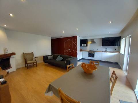 Apartamento T3 mobilado e remodelado para arrendar em Braga
