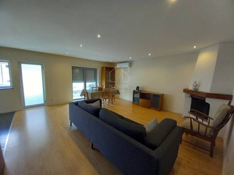 Apartamento T3 mobilado e remodelado para arrendar em Braga