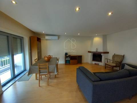 Apartamento T3 mobilado e remodelado para arrendar em Braga