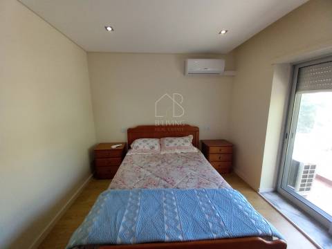 Apartamento T3 mobilado e remodelado para arrendar em Braga