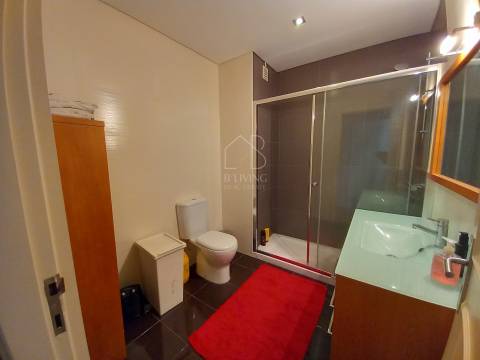 Apartamento T3 mobilado e remodelado para arrendar em Braga