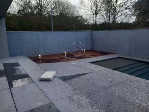 Moradia T3 NOVA com piscina em Braga