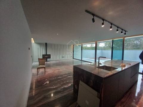 Moradia T3 NOVA com piscina em Braga