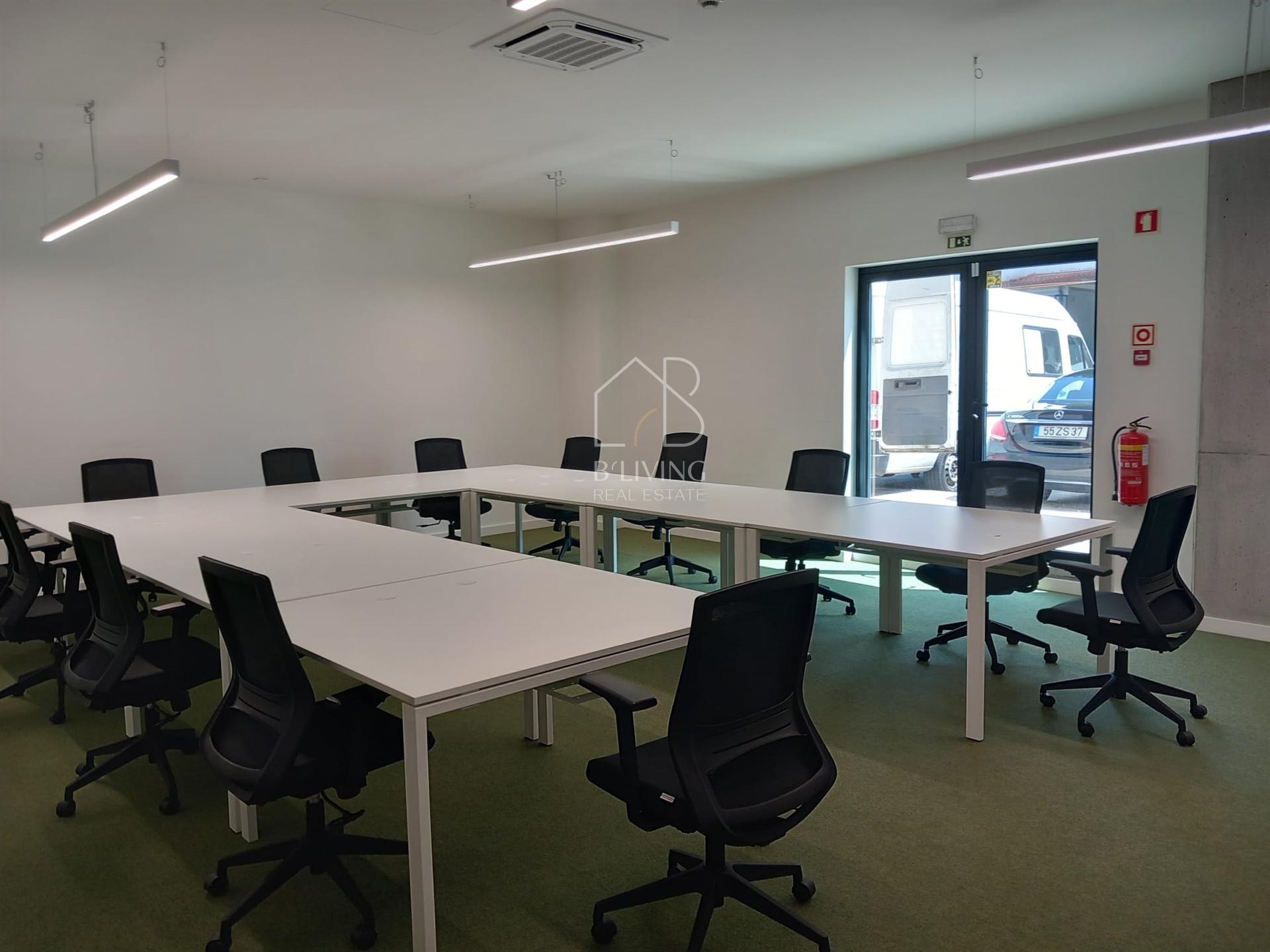 Escritório mobilado e equipado, com todas despesas incluídas, Guimarães (capacidade 20 pessoas)