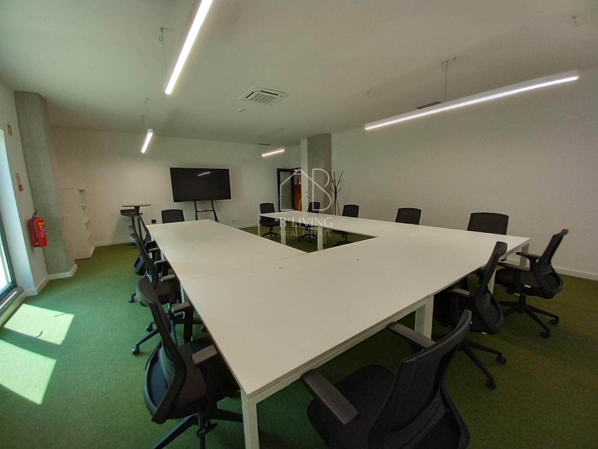 Escritório mobilado e equipado, com todas despesas incluídas, Guimarães (capacidade 20 pessoas)