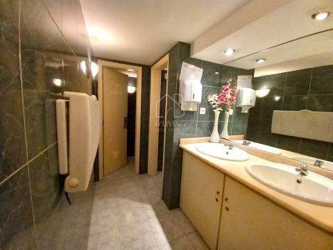 Prédio comercial à venda em Costa, Guimarães