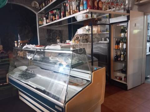 Prédio comercial à venda em Costa, Guimarães