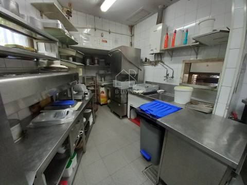 Prédio comercial à venda em Costa, Guimarães