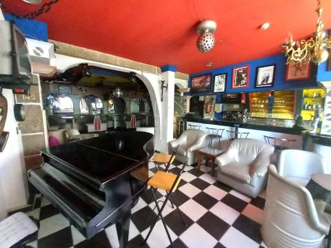 Prédio comercial à venda em Costa, Guimarães