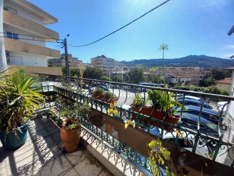 Prédio comercial à venda em Costa, Guimarães