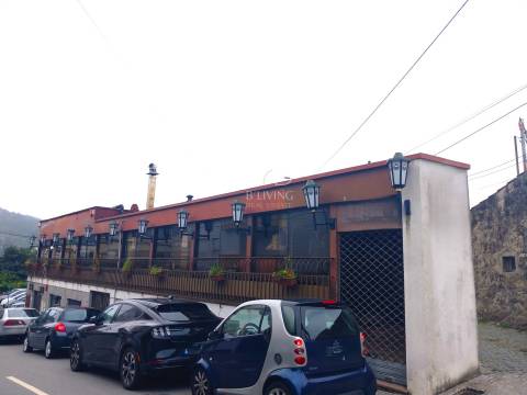 Prédio comercial à venda em Costa, Guimarães