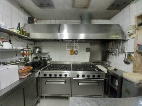 Prédio comercial à venda em Costa, Guimarães