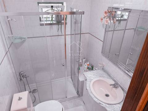 Moradia isolada T4 para venda em Vila Verde com amplo terreno