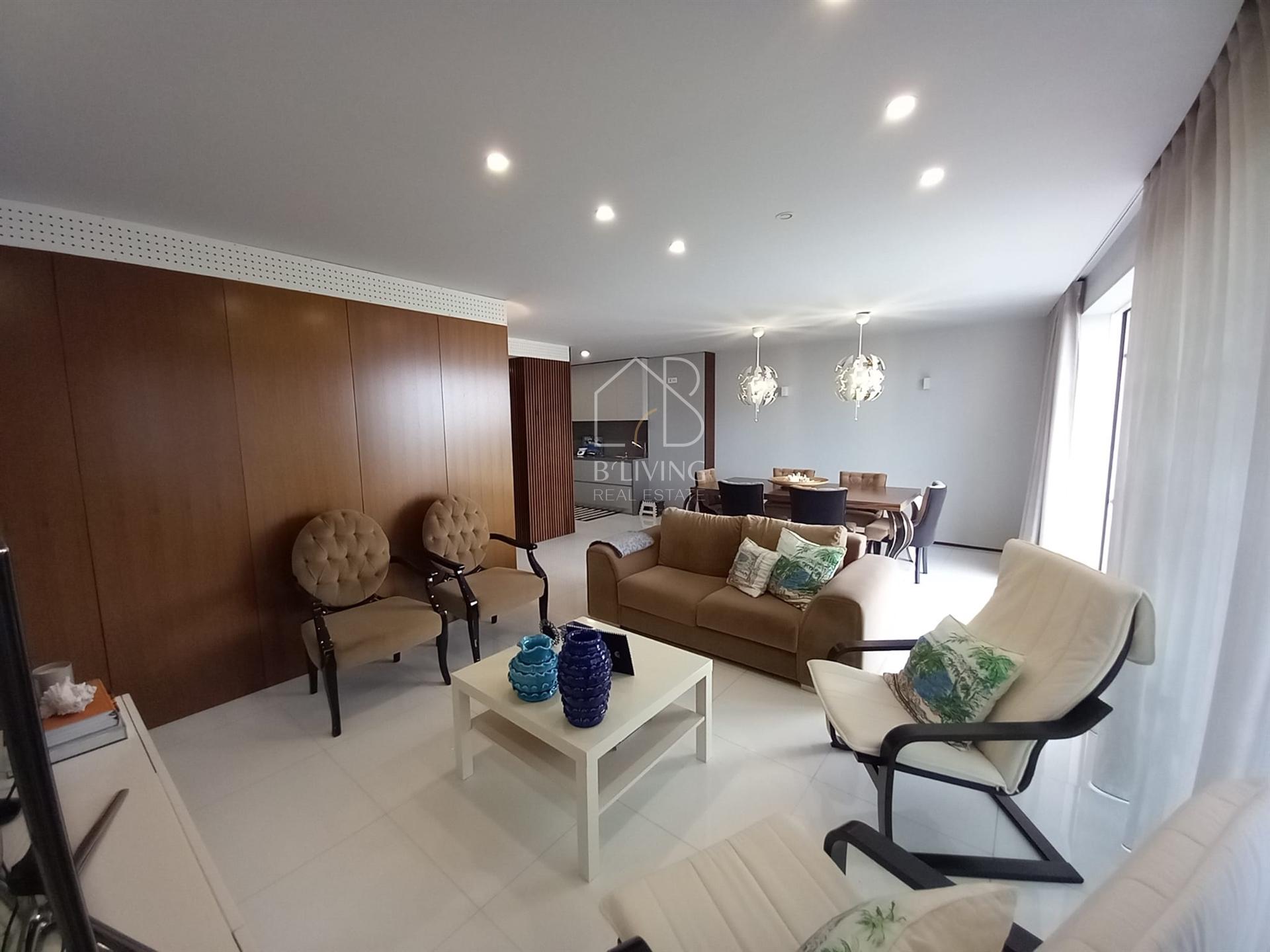 T3 de luxo (3 suites) totalmente remodelado | 1ª linha do mar | Avenida dos Banhos, Póvoa de Varzim