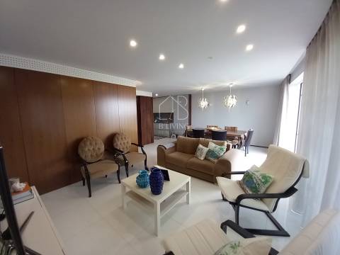 T3 de luxo (3 suites) totalmente remodelado | 1ª linha do mar | Avenida dos Banhos, Póvoa de Varzim