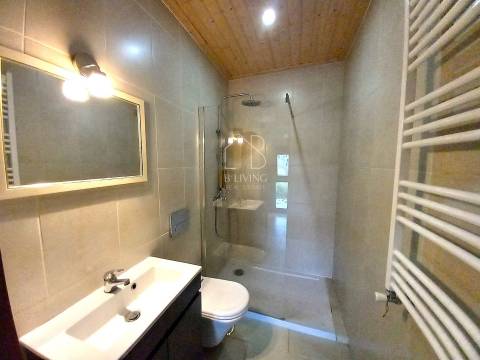 Venda de Moradia T3 Térrea em pedra isolada, remodelada, em Vila Verde